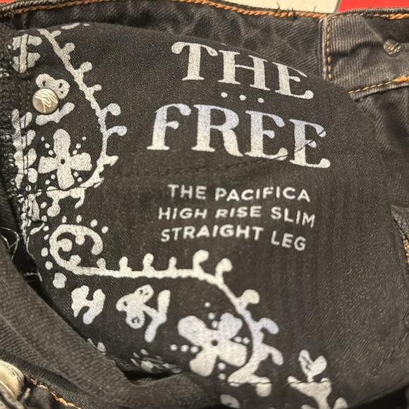 Women's Jeans We The Free The Pacifica High Rise Slim Straight Leg Size 27 Black - Picture 5 of 6